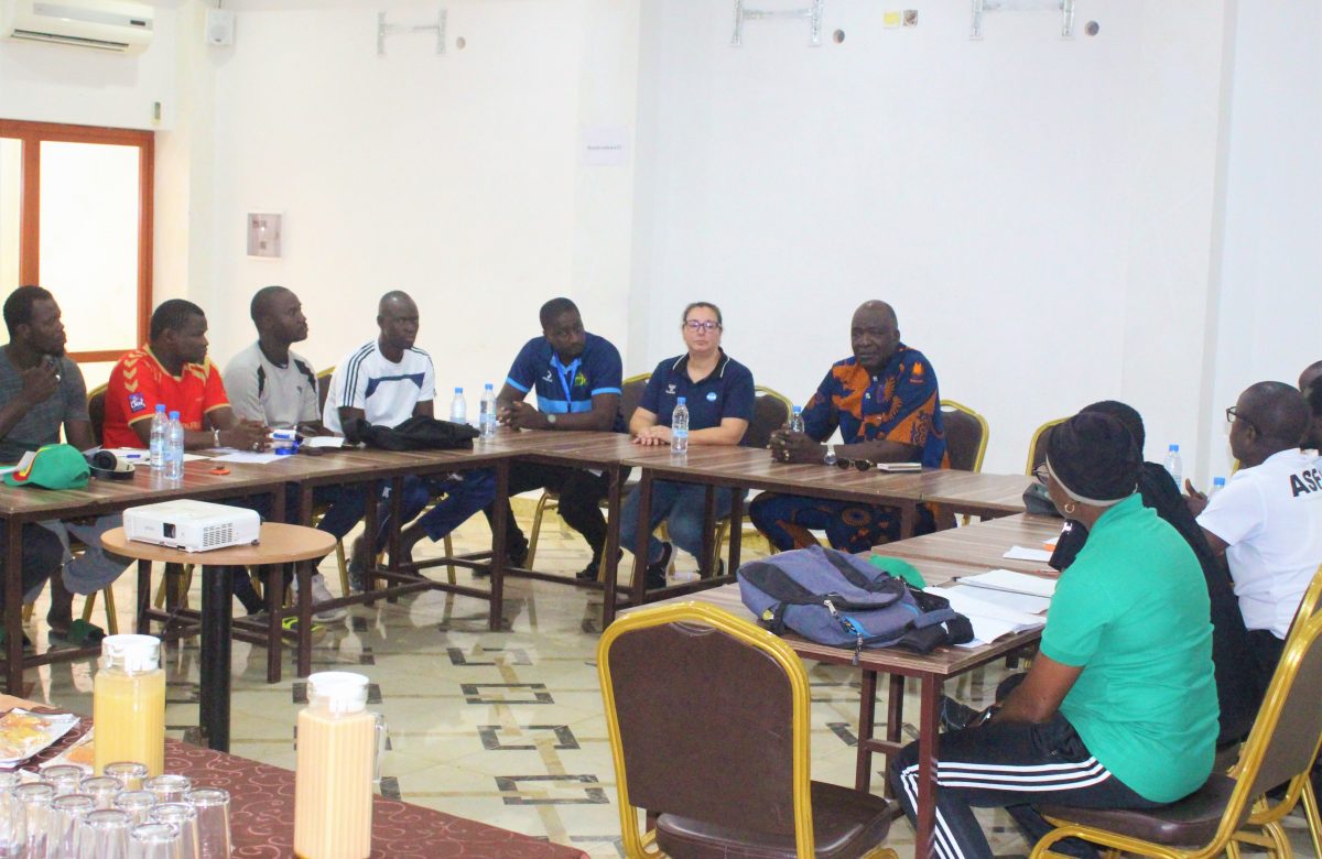 Visit of African Handball Confederation President to the coaches in training for the D license