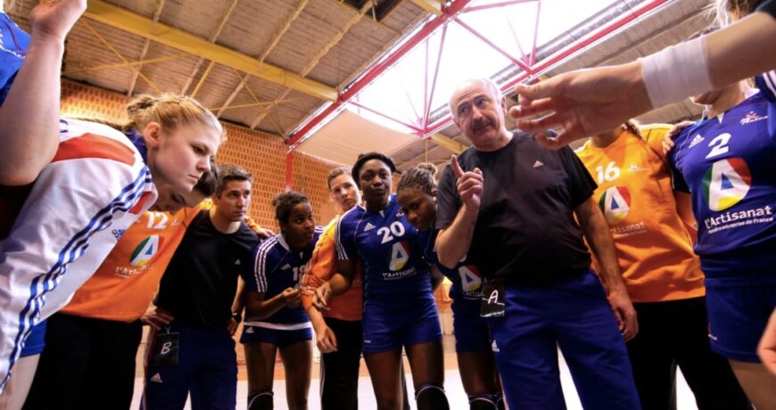 Projet Sport au Féminin : Paul Landuré (expert IHF) à Cotonou pour former les entraîneures